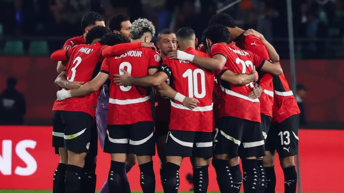 هشام حنفي يفجر مفاجأة: "محمد صلاح غير مهم"... واللاعب المحلي هو السر وراء 3 ألقاب أفريقية!