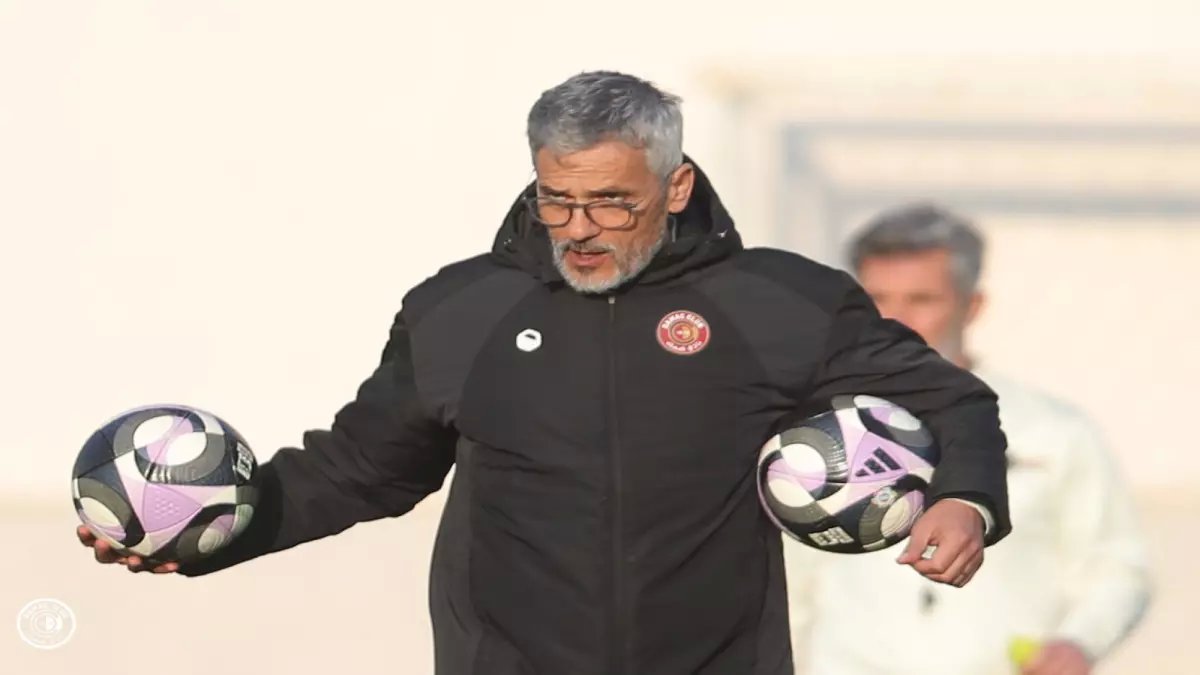 عاجل: كيسيه أمام قرار مصيري خلال ساعات... الأهلي يقدم عرضاً خيالياً أم العودة لأوروبا؟