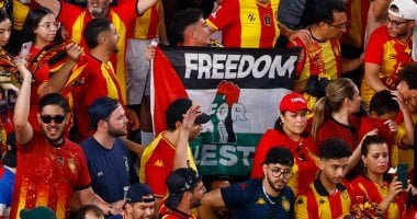 الكاف يعاقب الترجي بـ 15 ألف دولار بسبب شماريخ الملعب المالي