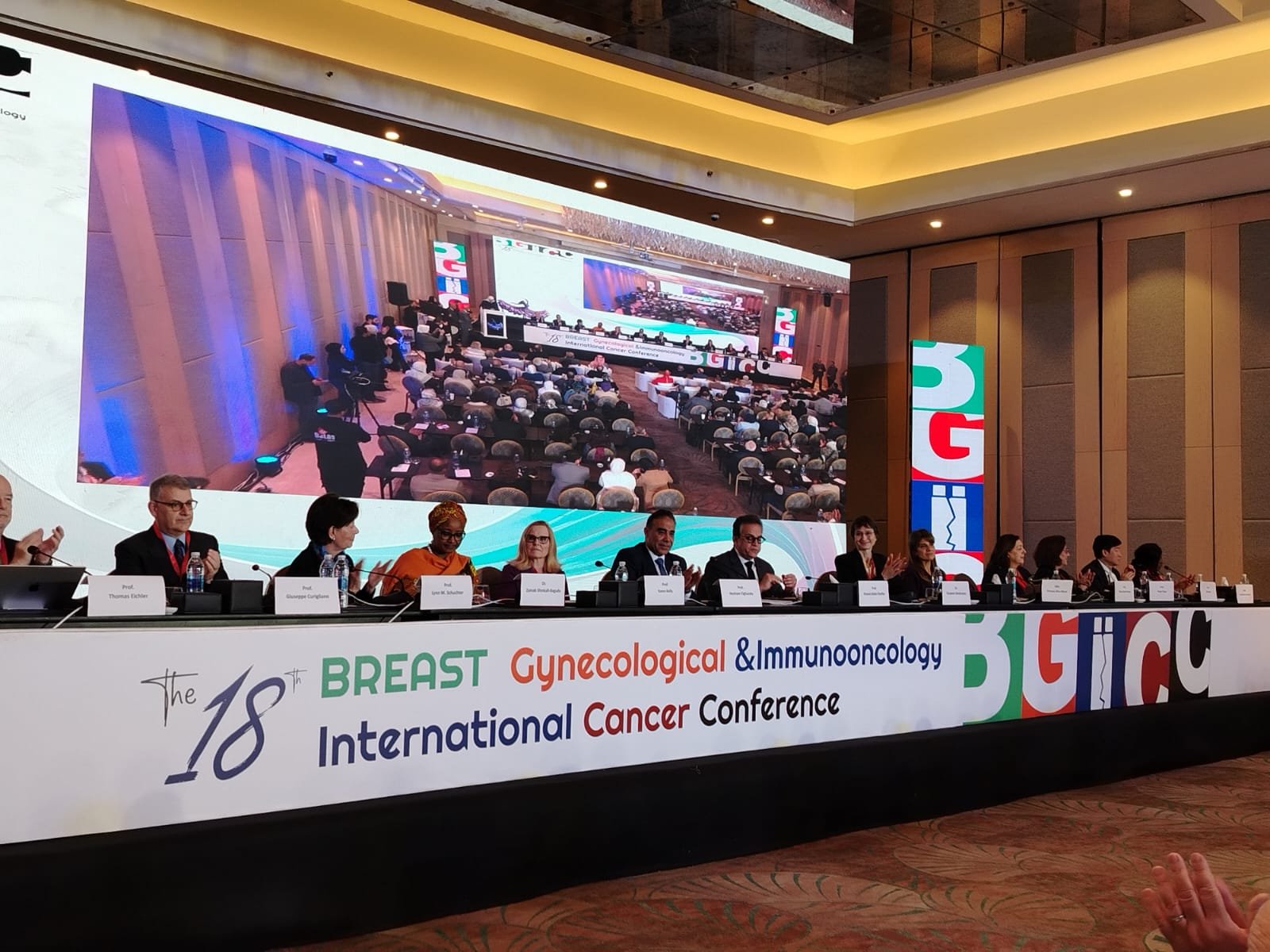 خبراء علاج الأورام خبراء علاج الأورام