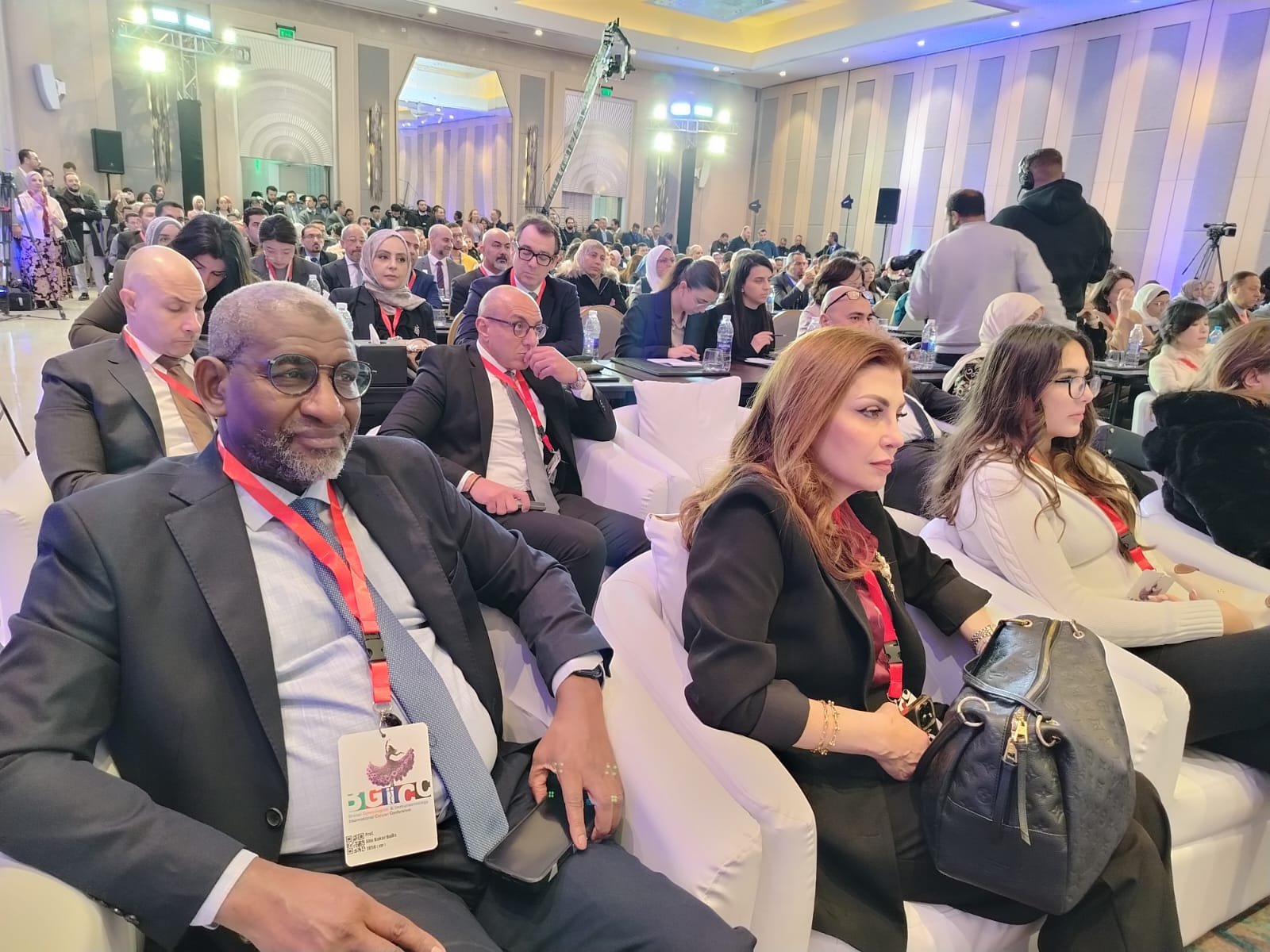 خبراء العالم فى مؤتمر واحد ضد السرطان خبراء العالم فى مؤتمر واحد ضد السرطان