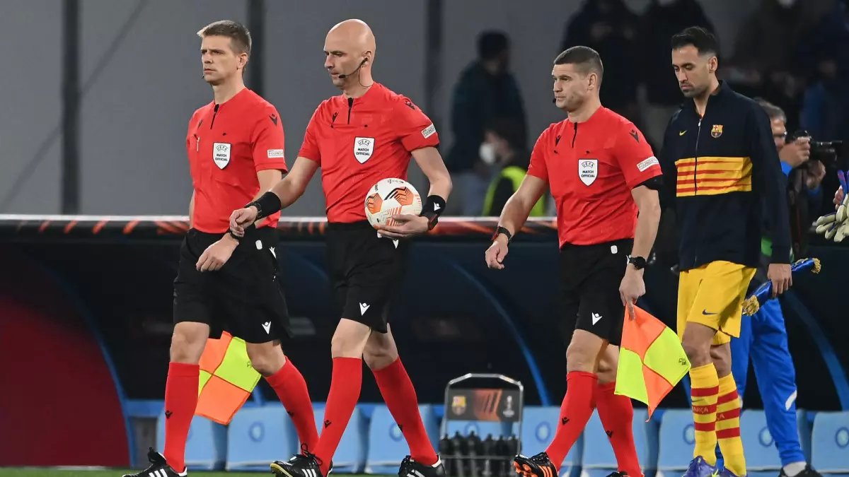 عاجل: الحكم الذي لم يخسر معه الهلال والفيحاء أبداً يدير مباراة اليوم... هل سيكسر اللعنة؟