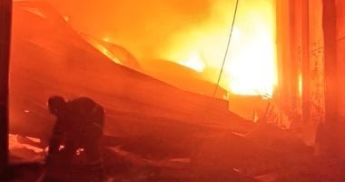 حريق ضخم يلتهم مصنع بلاستيك فى المكسيك ويستدعى استنفارًا واسعًا للطوارئ.. فيديو