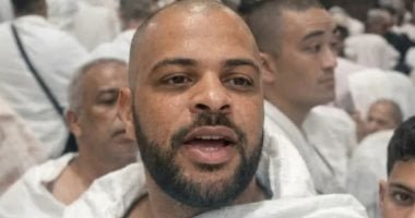 أبكم أردنى يستعيد النطق أمام الكعبة بـ لا إله إلا الله