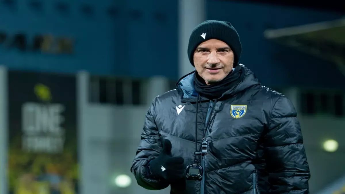 شاموسكا يكشف: الغيابات دمرت خطط التعاون أمام الحزم... والشباب أنقذوا الموقف!