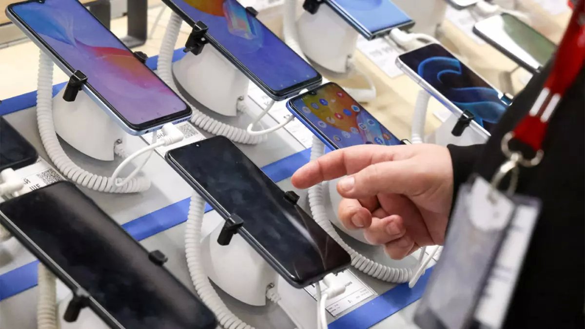 عاجل: مصر تنتج 10 ملايين هاتف بمواصفات عالمية في 2025... وتوفر 50 مليار جنيه!