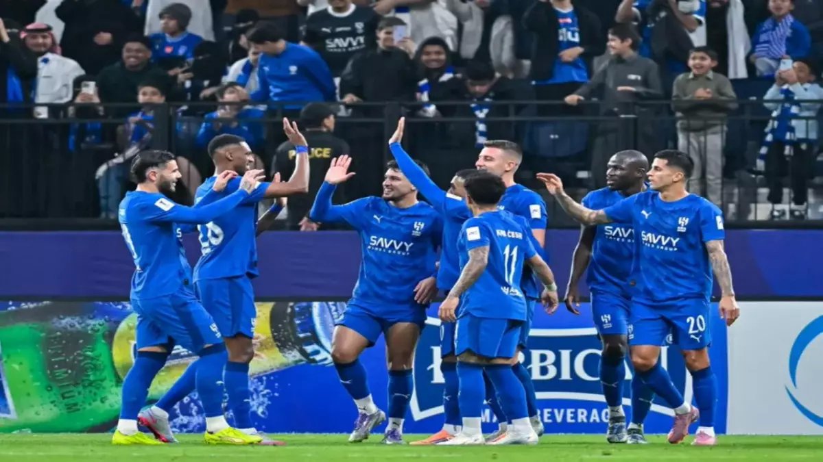 صدمة: الهلال يفقد نجمه البرتغالي نيفيز قبل مواجهة الرياض الحاسمة... والسبب كارثي!