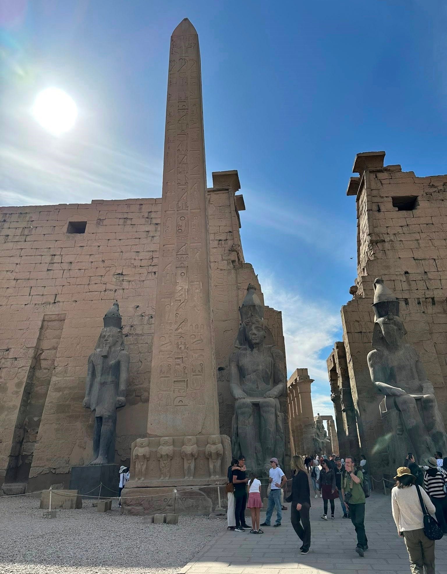 توافد السائحين على زيارة معبد الأقصر