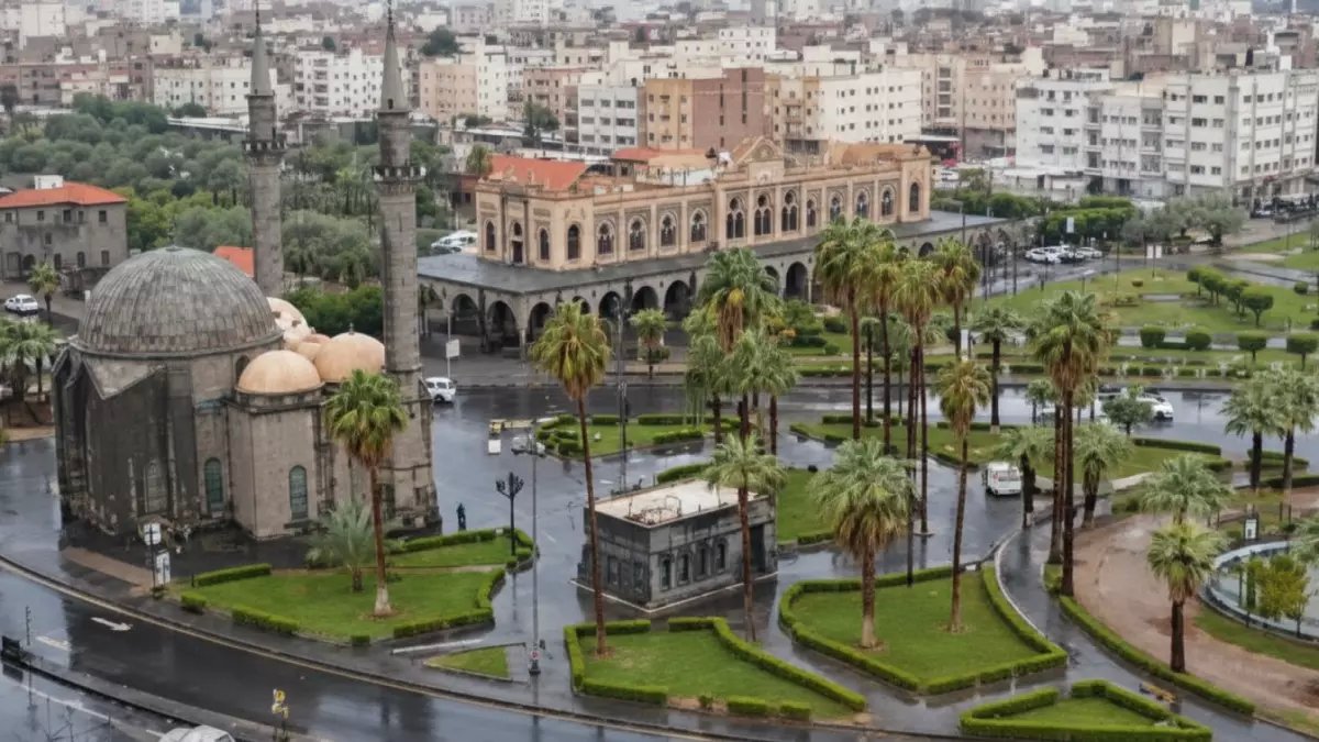 عاجل: عاصفة مدمرة تضرب المدينة المنورة خلال ساعات... سيول وبرد وصواعق رعدية!