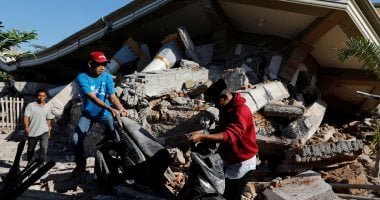 مصرع 7 أشخاص وفقدان 80 آخرين في انهيار أرضي بجزيرة جاوة بإندونيسيا