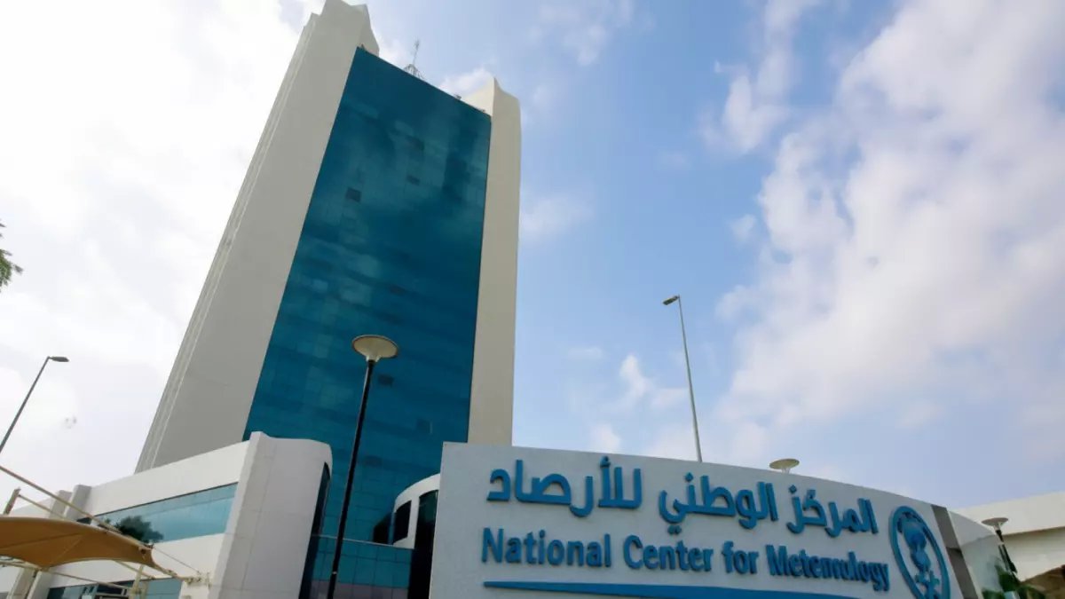 عاجل: الأرصاد تحذر من عواصف مدمرة تضرب 8 مناطق - سيول جارفة وبرد خلال ساعات!