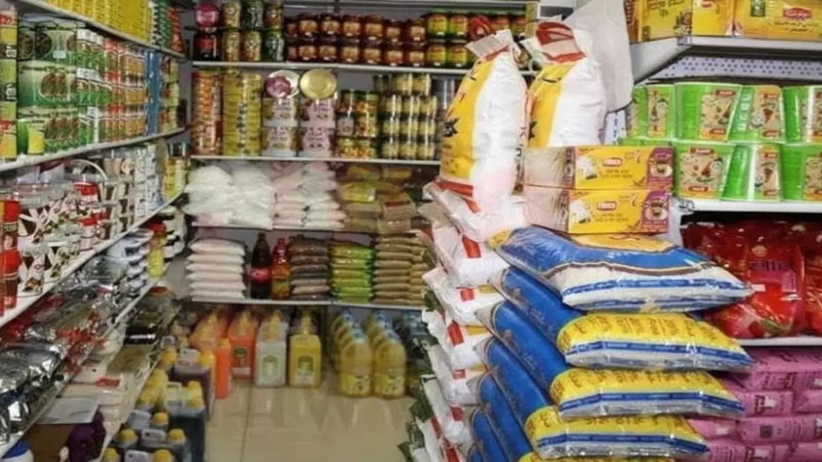 فضيحة: تجار تعز يستغلون المواطنين بخصم 25 ريال على السعودي... والمحامون يحذرون من مخالفة صريحة!