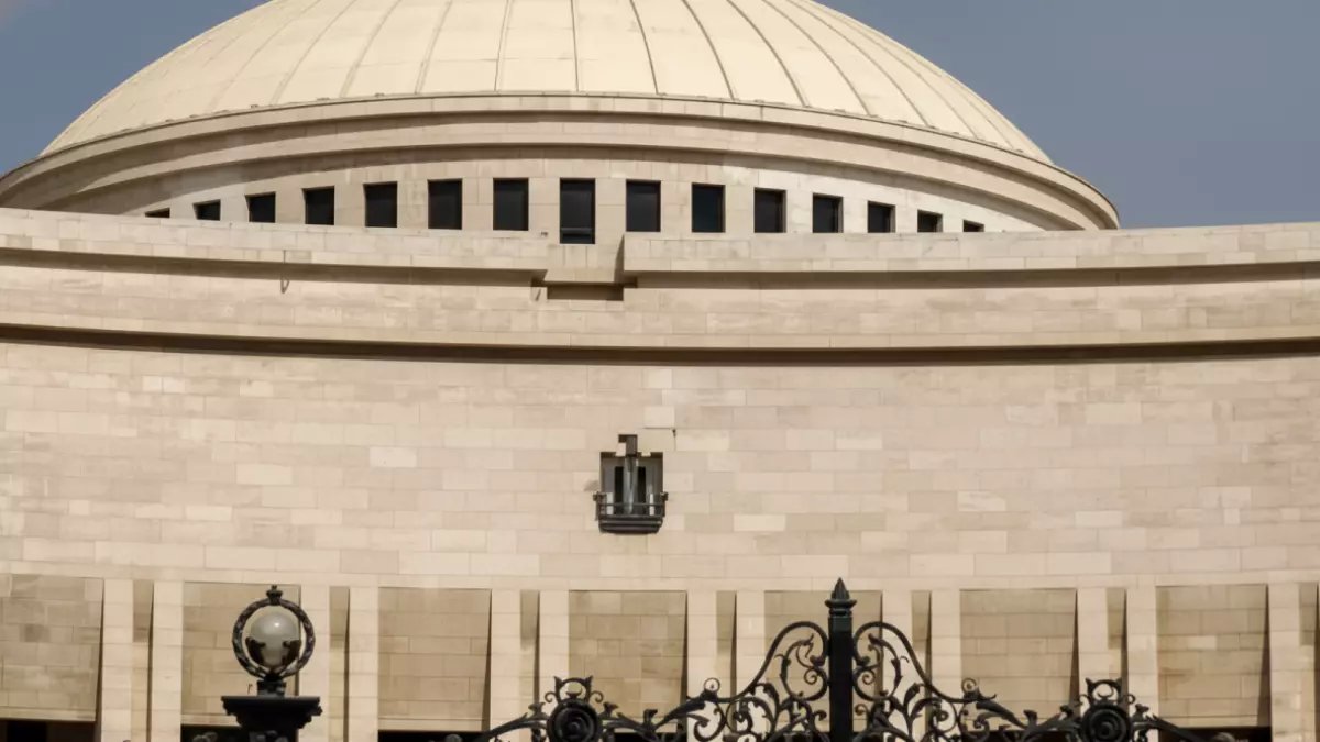 لجنة البرلمان ترفع عقوبة سرقة التيار لمستوى قياسي... لكن الضحية الحقيقية قد تفوت فرصتك الوحيدة للخلاص.