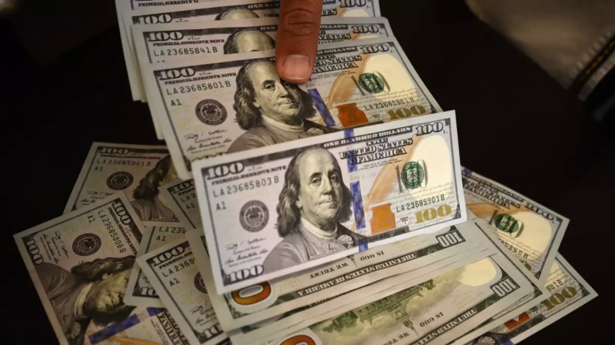 عاجل: البنوك تستأنف العمل بعد توقف 3 أيام... والدولار يحافظ على استقراره عند 47.09 جنيه!