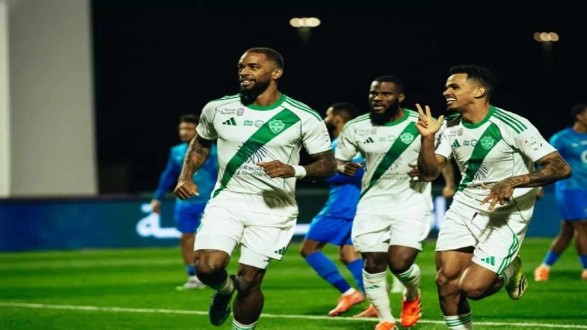 صادم: نيوم يقطع الإنارة عمداً لحرمان الأهلي من الاحتفال… تصرف غير رياضي يهز الدوري السعودي!