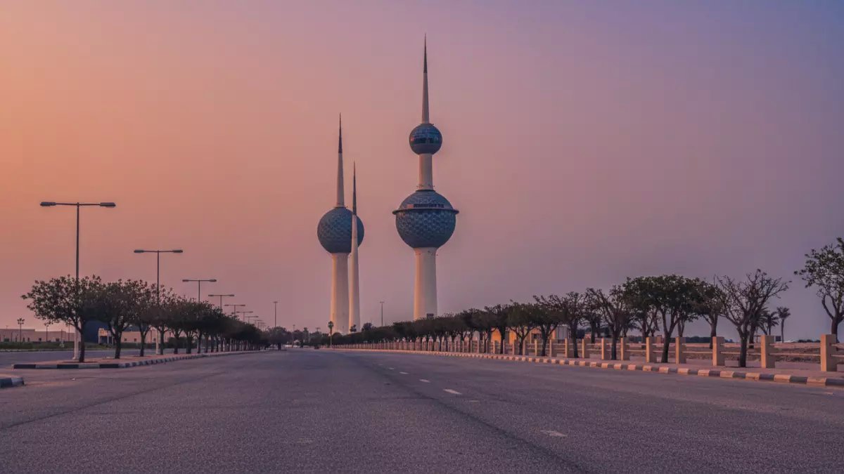 عاجل: الكويت تكشف فضيحة تجنيس مزور عمرها 60 عامًا... سحب جنسيات 195 شخصًا شغلوا مناصب حساسة!