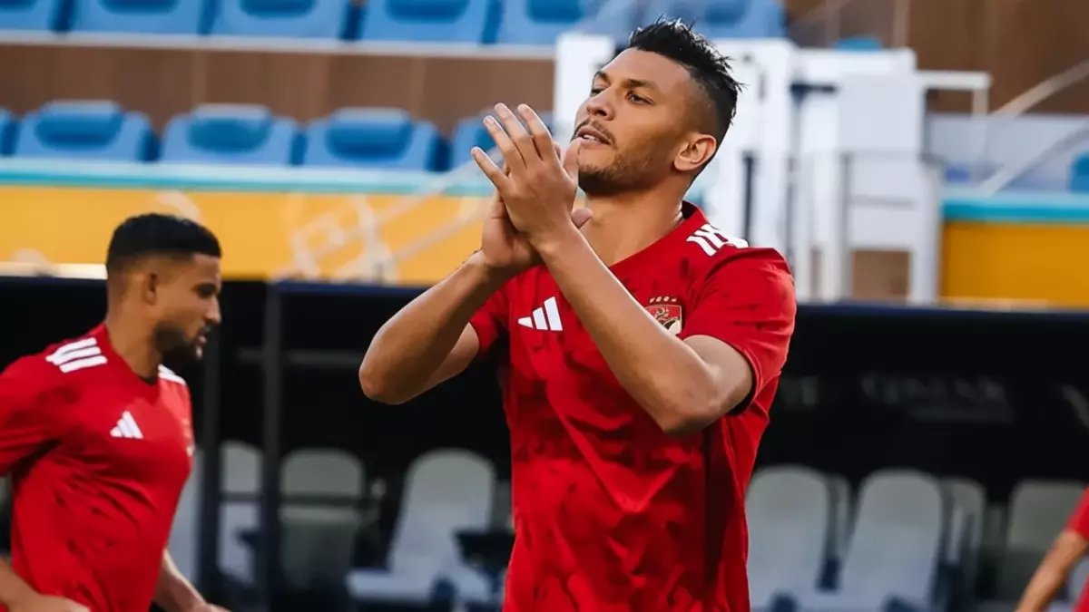 عاجل: الأهلي يُفجر 3 قنابل لطرد أشرف داري نهائياً... واللاعب يرفض ويطالب بالملايين!