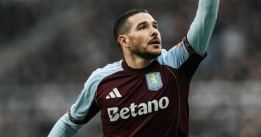 أستون فيلا يهزم نيوكاسل يونايتد بثنائية فى الدوري الإنجليزي.. فيديو