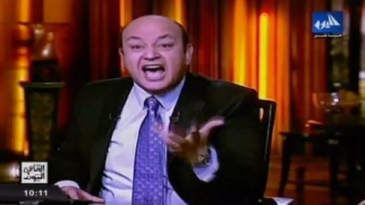 عمرو أديب يصدم الكل بتعليق جنوني على قرار إلغاء إعفاء هواتف القادمين من الخارج!