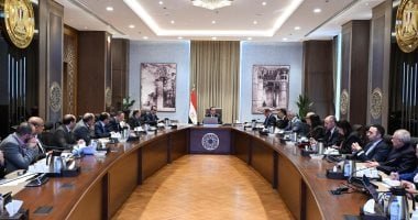 رئيس الوزراء يستعرض موقف توافر الأدوية وسداد مستحقات شركات الدواء