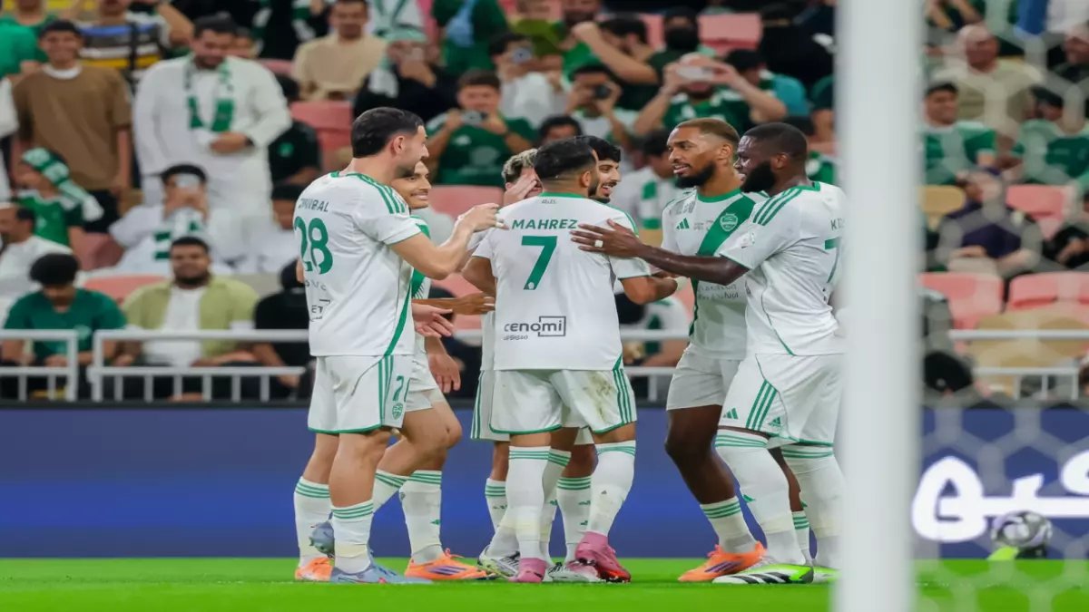 قرر عملاق السعودية التخلي عن نجمه الأوروبي بسبب رقم صادم... ليكشف درسًا قاسيًا في الإدارة المتشددة للأهلي.