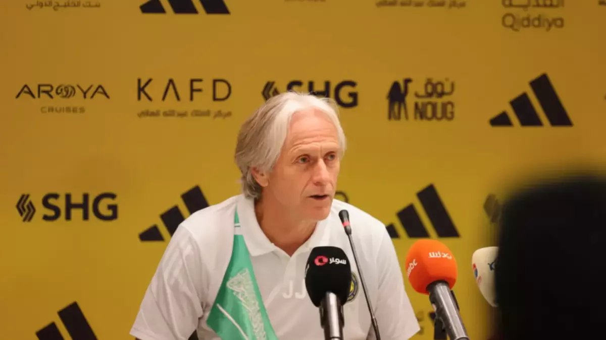 عاجل: خيسوس يطالب بـ 3 صفقات أجنبية فورية لإنقاذ النصر... والإدارة توافق دون تردد!