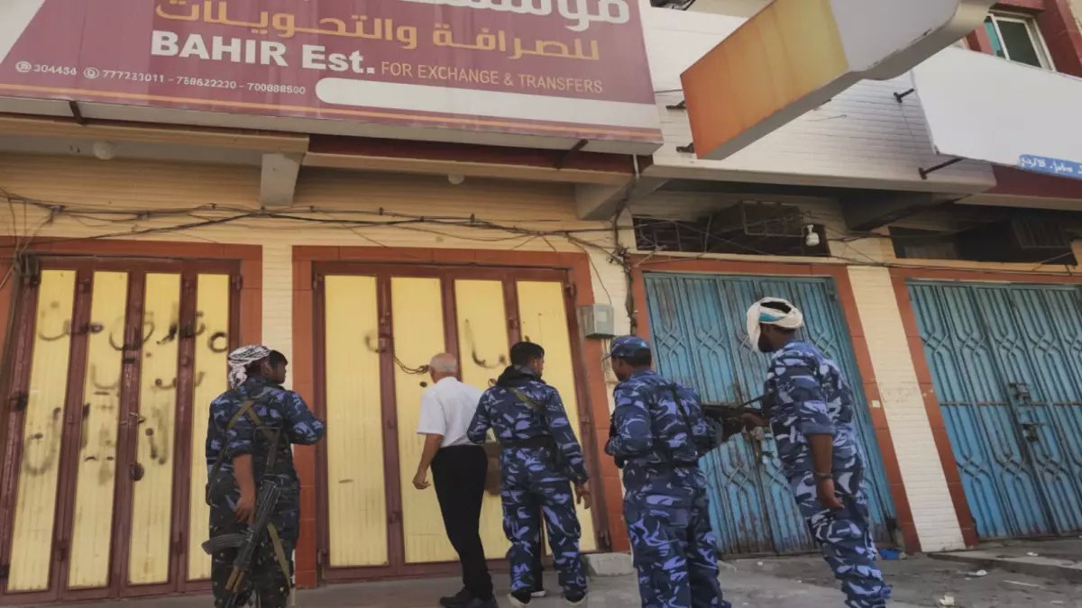 عاجل: السعودية تدق المسمار الأخير في نعش الإمارات باليمن - إغلاق شركات الزبيدي وضخ 20 ألف ريال!