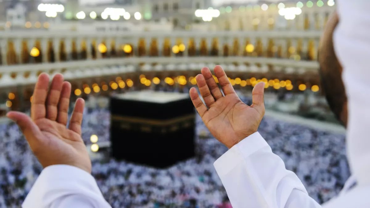 عاجل قبل رمضان 2026: تأشيرة العمرة للعمانيين مجانية بالكامل عند المنافذ… والتفاصيل الصادمة للمقيمين!