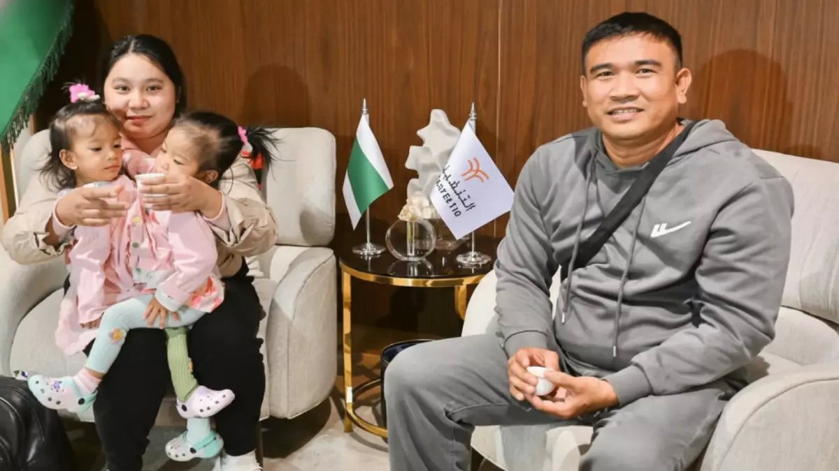 عاجل: وصول التوأم الفلبيني الملتصق إلى الرياض لعملية فصل مجانية بأمر ملكي - والأطباء يبدأون الفحوصات فوراً!