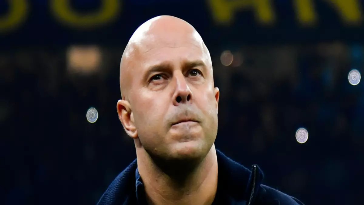 عاجل: ليفربول يحسم الجدل نهائياً حول مصير سلوت... والحقيقة الكاملة عن "الاجتماع السري" مع تشابي!