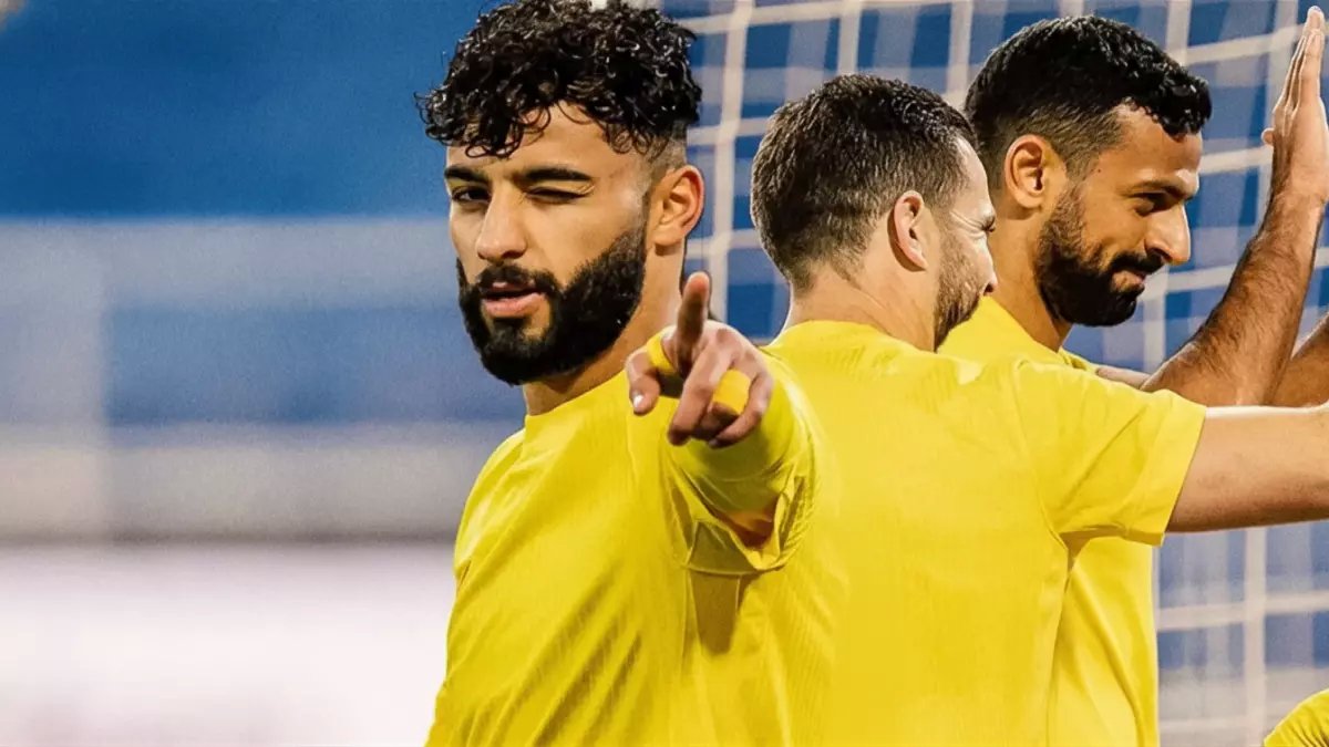 عاجل: محمد أبو الشامات يضغط للهروب من القادسية... الهلال ينتظر والإدارة ترفض رحيله حتى 2029!