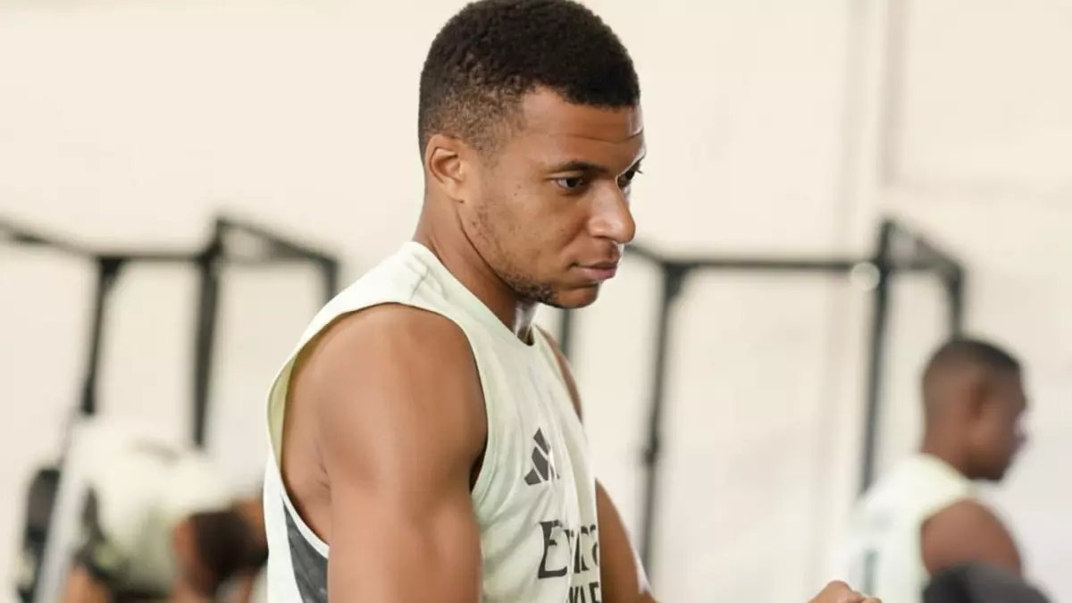 عاجل: ريال مدريد يكشف مفاجأة كبرى حول مبابي… صحته في خطر قبل بنفيكا؟