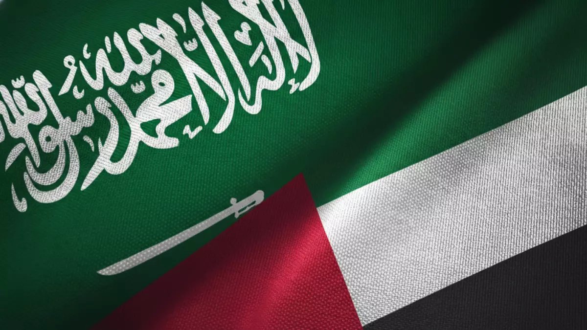 كشف خطير: كيف تحرق الإمارات مليارات السعودية سراً لمنعها من سرقة العرش الاقتصادي؟