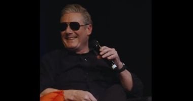 ستارمر يسخر من نظارات ماكرون الشمسية على تيك توك.. فيديو