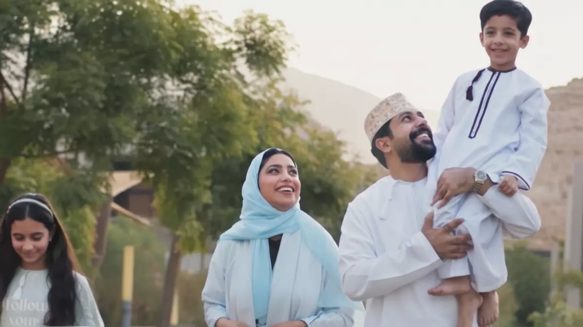 عاجل: سلطنة عمان تطلق دعم الزواج للشباب... 600 ريال شرط الاستحقاق!