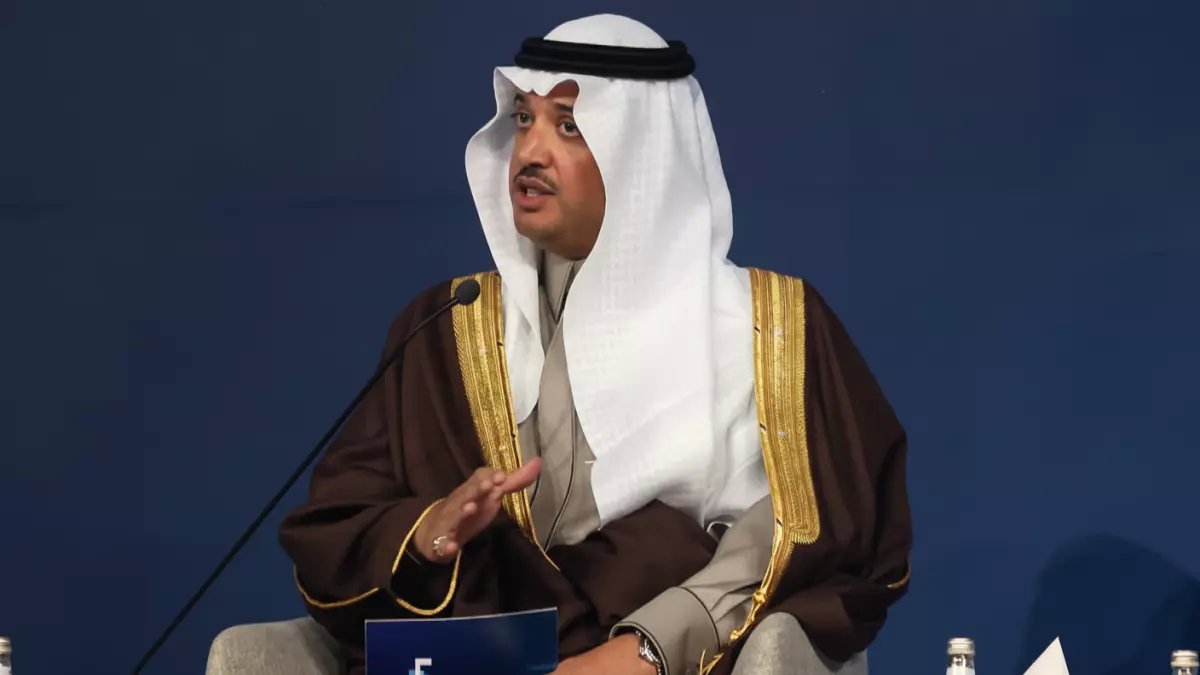 عاجل: محافظ الأحساء يكشف توقعاته الصادمة للعقار السعودي - طفرة تاريخية تنتظركم 2027!