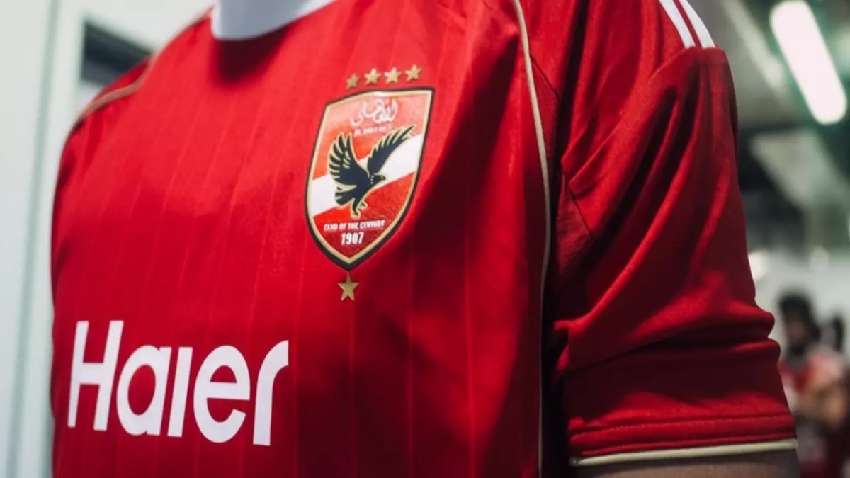 عاجل: الأهلي يخطف نجم منتخب مصر بـ70 مليون جنيه... وتوروپ يرفض ويطالب بمهاجم أجنبي!