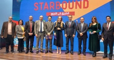 المسلمانى والسفير الروسي فى العرض الخاص لأول بث مع رائد فضاء من الأهرامات.. صور