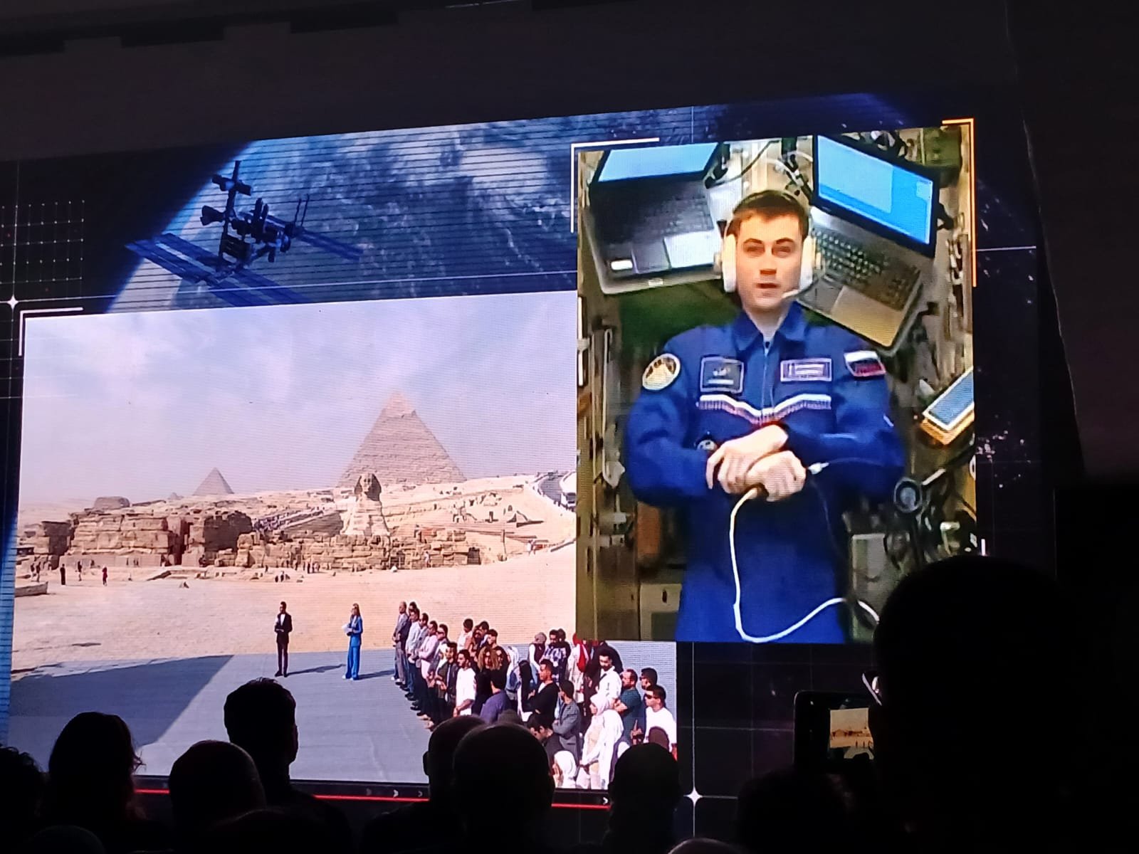 رائد فضاء روسى