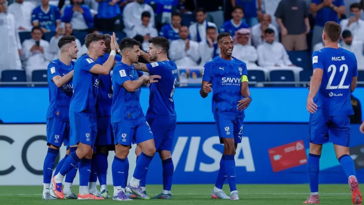 عاجل: الحمدان يطعن الهلال في الظهر... راتب خيالي من النصر وفسخ العقد خلال ساعات!