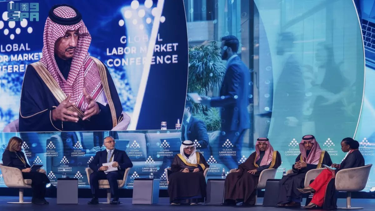 رسمي: وزير السياحة يكشف الثورة الصامتة... 250 ألف وظيفة سعودية جديدة والعدد في تصاعد جنوني!