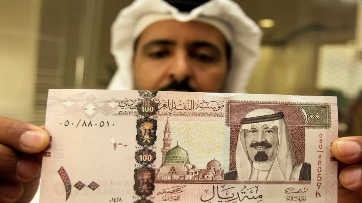 إلى معتمري 2026: سعر الريال السعودي يستقر اليوم.. هل انتهت أزمة الدولار وتقلبات العملة؟ إليكم الأسعار في 10 بنوك كبرى!