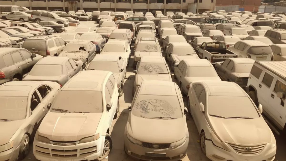 عاجل: مزاد حكومي لسيارات فاخرة بأسعار خيالية - بي إم دبليو ومرسيدس وبورشه بلا عمولة!