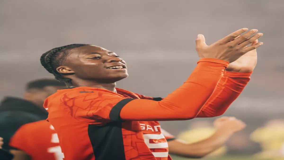 عاجل: الهلال يصدم مانشستر يونايتد بعرض خيالي 40 مليون يورو لخطف موهبة فرنسية عمرها 18 عاماً!