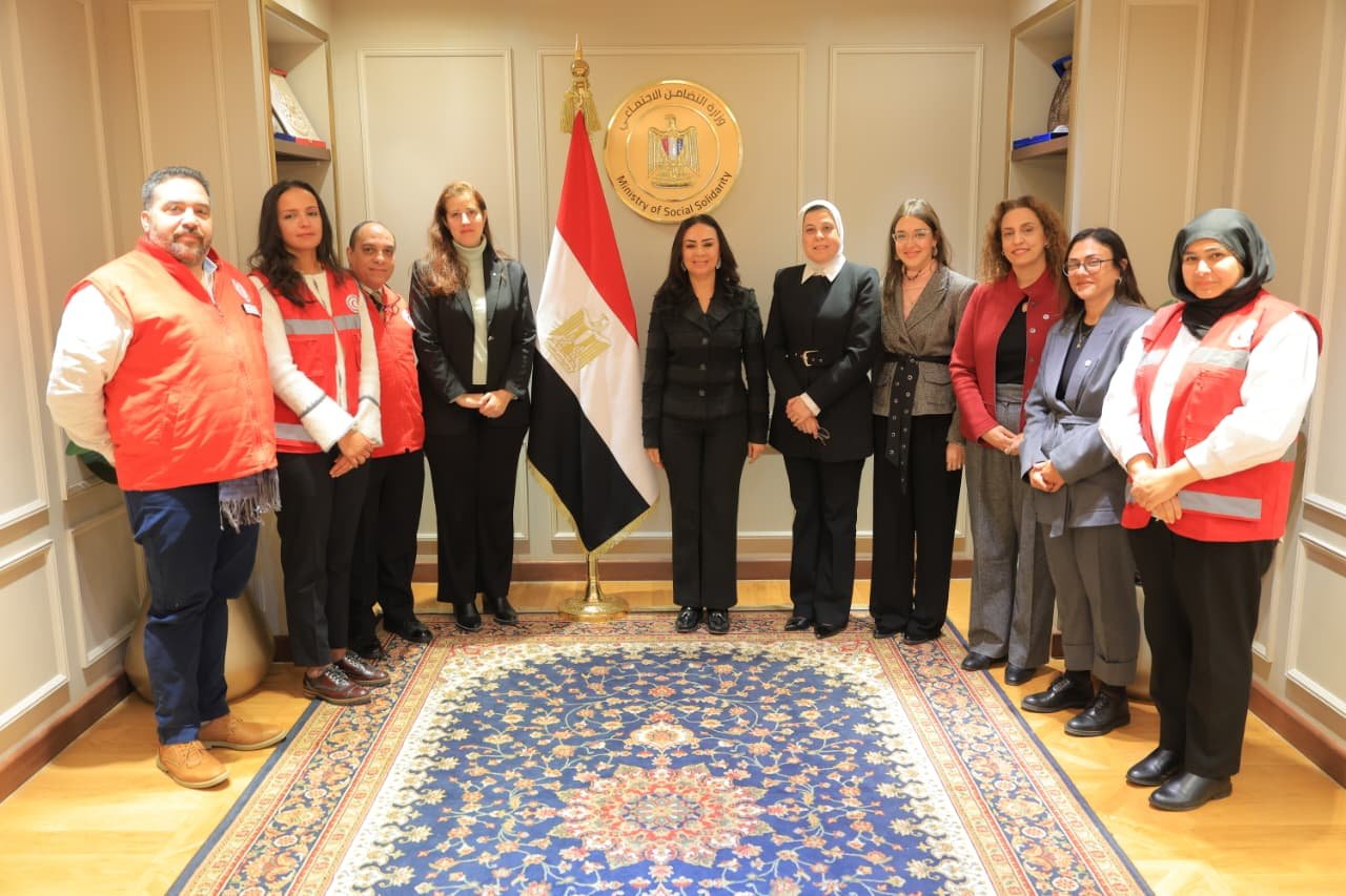 الدكتورة مايا مرسى وزيرة التضامن الاجتماعي تلتقي رئيسة بعثة اللجنة الدولية للصليب الأحمر بالقاهرة الدكتورة مايا مرسى وزيرة التضامن الاجتماعي تلتقي رئيسة بعثة اللجنة الدولية للصليب الأحمر بالقاهرة