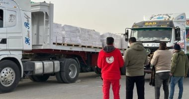 تحمل 14110 قطع ملابس شتوية.. إطلاق قافلة زاد العزة الـ 126 إلى غزة