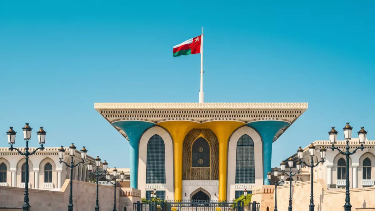 حصري: شرطة عُمان تكشف السر وراء تتبع التأشيرات خلال ثوانٍ… الطريقة التي يخفيها الوسطاء!