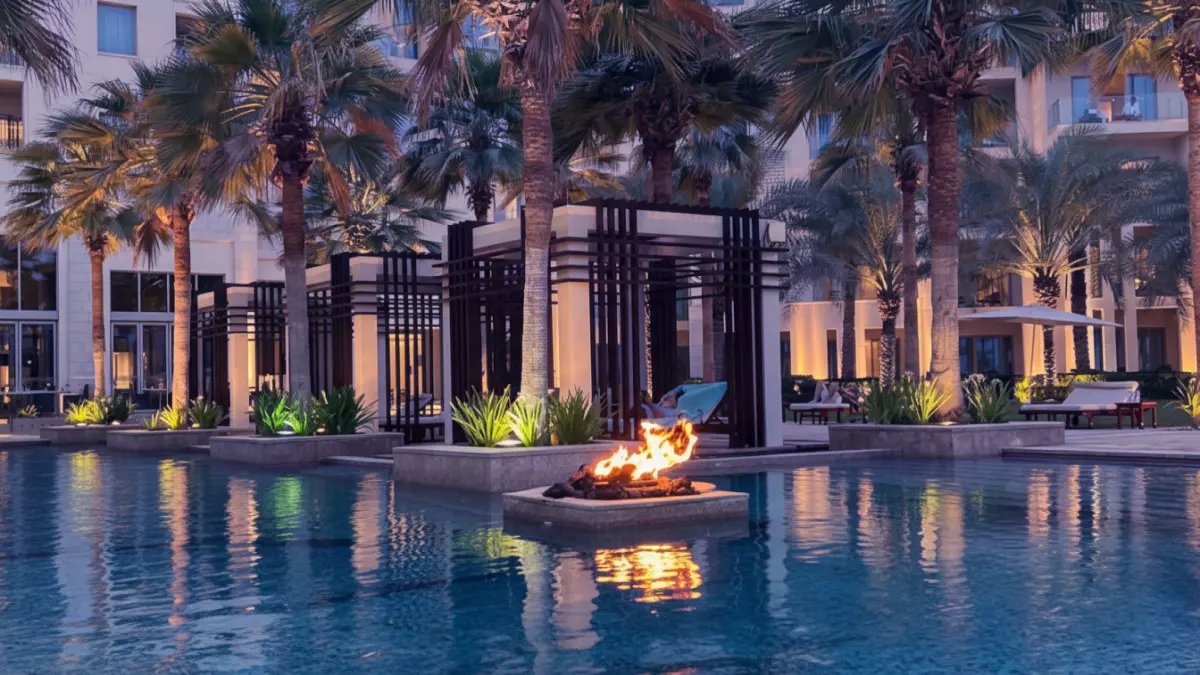 عاجل: فنادق جميرا تفتح 20 وظيفة ذهبية في عُمان براتب خيالي... والتقديم متاح للعرب حتى نفاد الفرص!