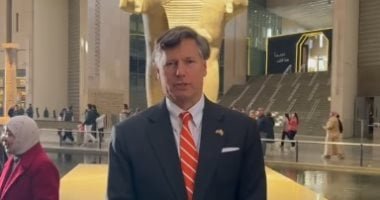 نائب وزير خارجية أمريكا يزور المتحف الكبير ويؤكد: ربنا يبارك فى مصر.. فيديو