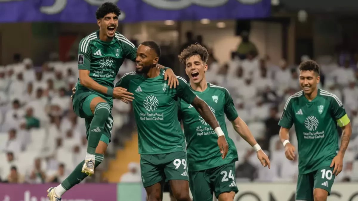 عاجل: الأهلي يخطف موهبة الخليج الذهبية عبد العزيز العليوة... الصفقة تُحسم خلال ساعات!